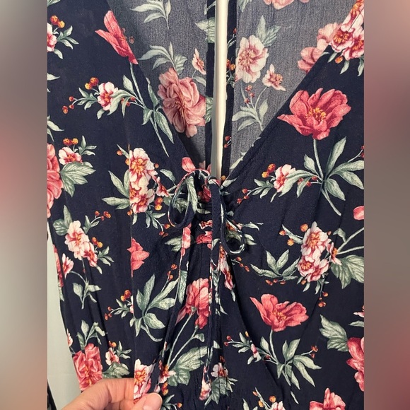 AMERICAN‎ EAGLE 🦅 FLORAL 🌺 ROMPER size medium - Picture 4 of 13